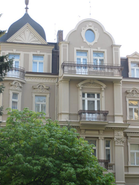 Apartment Sadova KLV Exterior foto